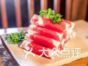 郑州二七广场吃瓜,夏日吃瓜盛地，街头风情一网打尽